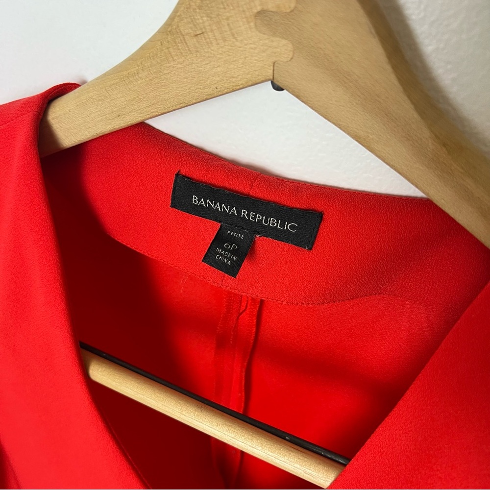 Banana Republic Women Size 6P Shift Dress Red Short Sleeve High Low Holiday - Picture 4 of 6